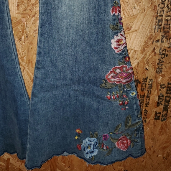 Floral Flare Jeans - Picture 6 of 14